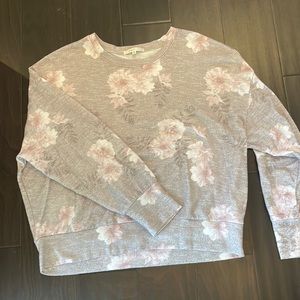 SO SOFT! Floral sweater.